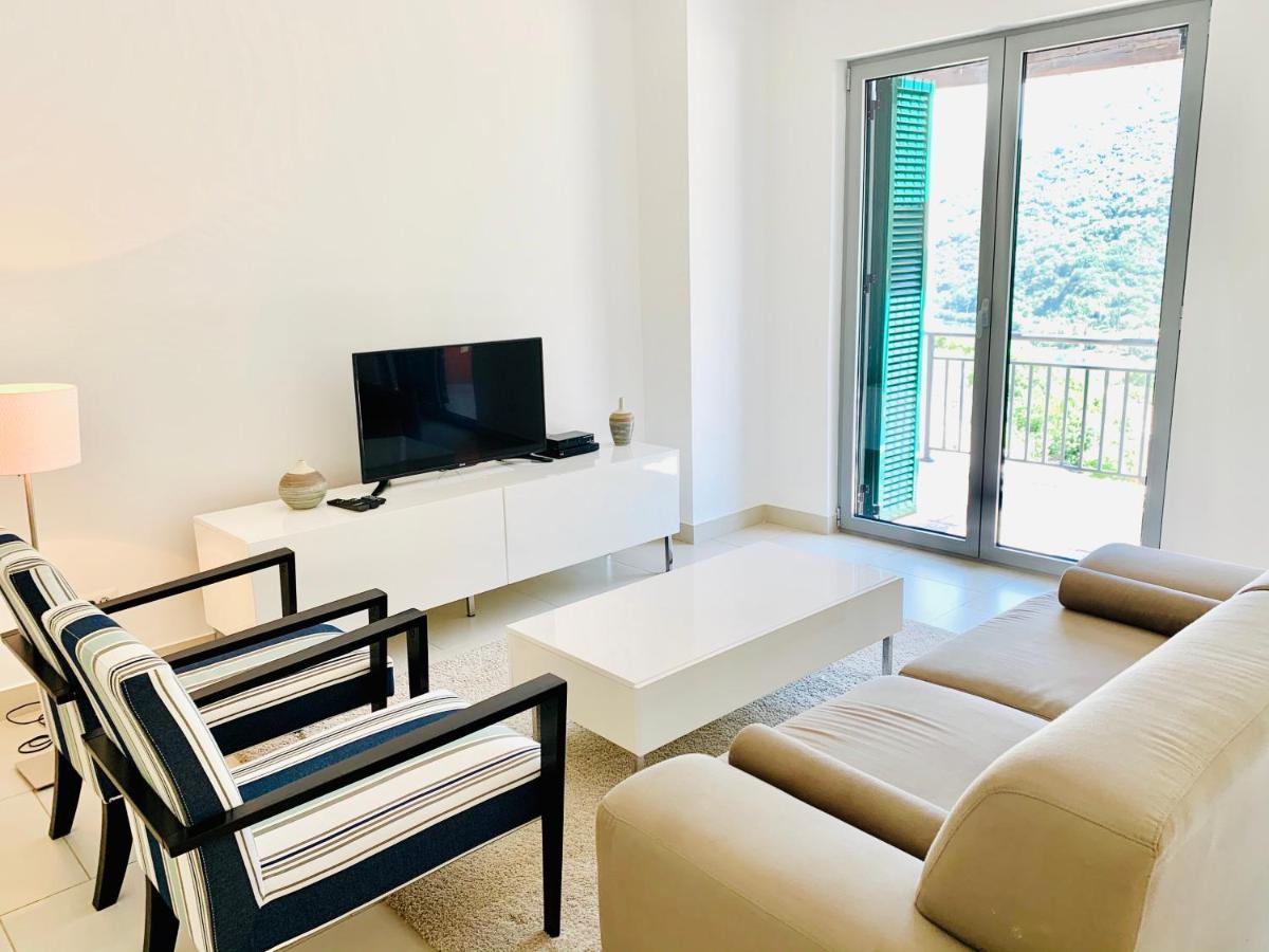 Lavender Bay Apartment C32 Donji Morinj Exterior photo